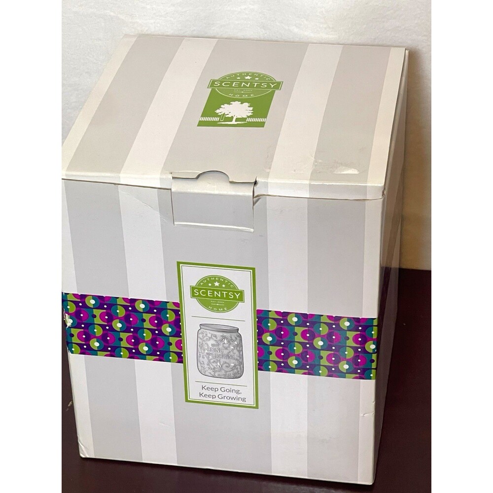 Scentsy Keep Going, Keep Growing Electric Ceramic Oil/Wax Warmer Plug-In White